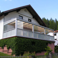 Haus mit Balkon